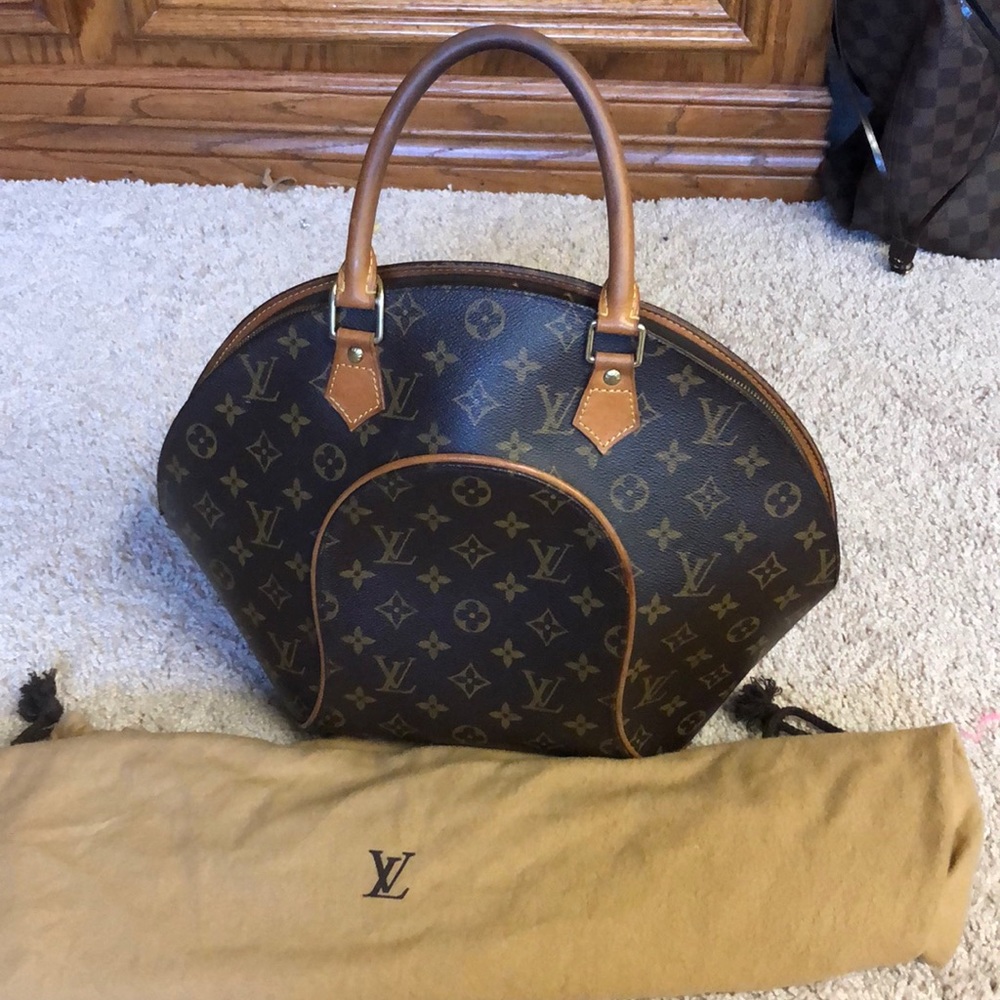 Louis Vuitton ellipse bag MM EUC authentic 100%